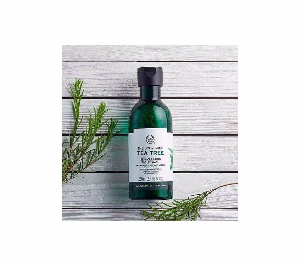 Tea Tree Skin Clearing Mattifying Toner 250ml UK
