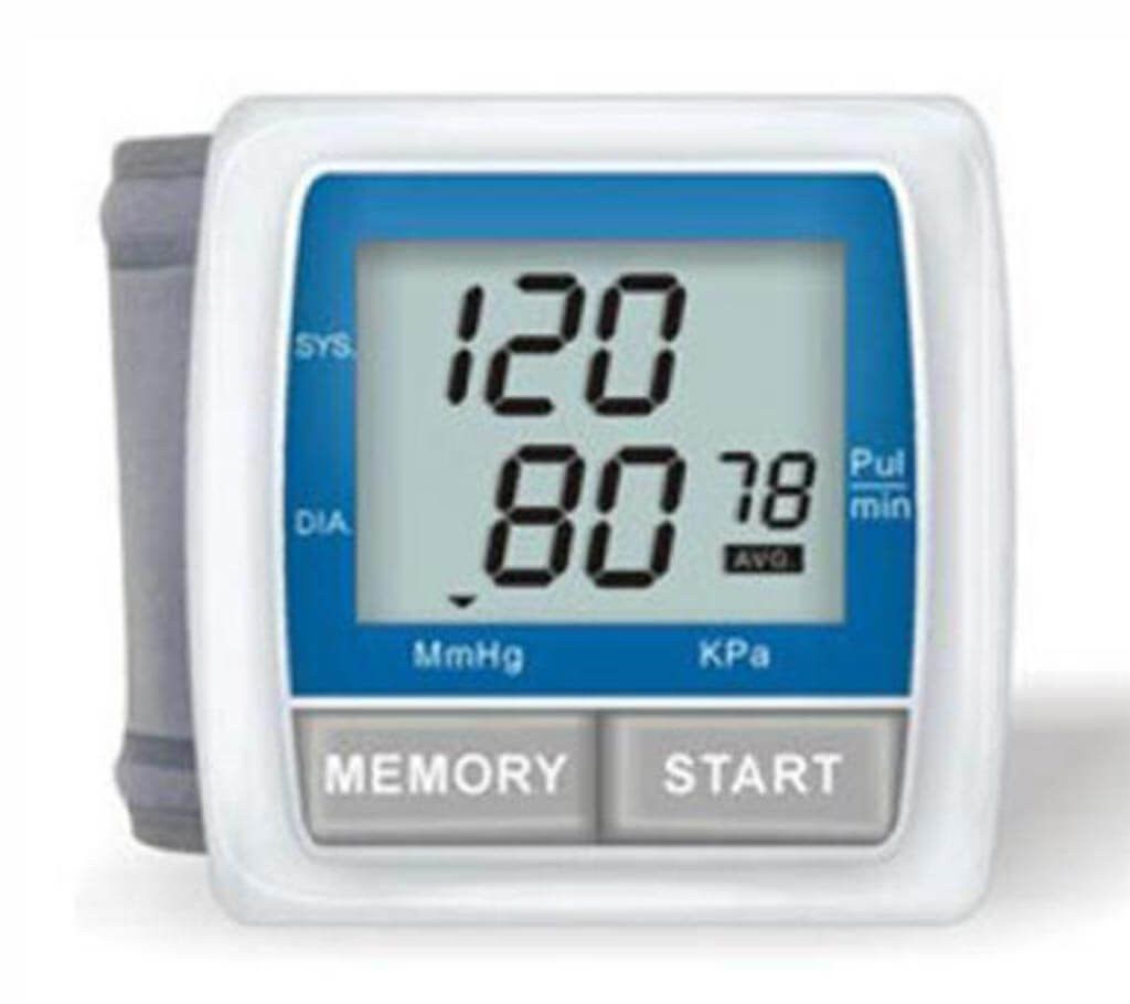Digital blood pressure monitor 