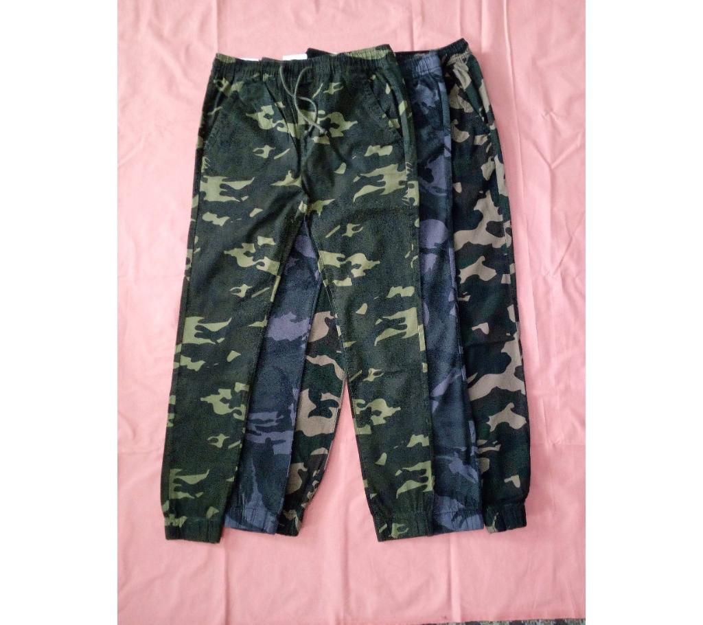 Man's camo joggers