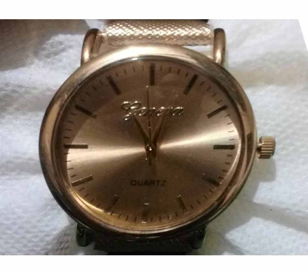 Golden Pyper Wrist Watch