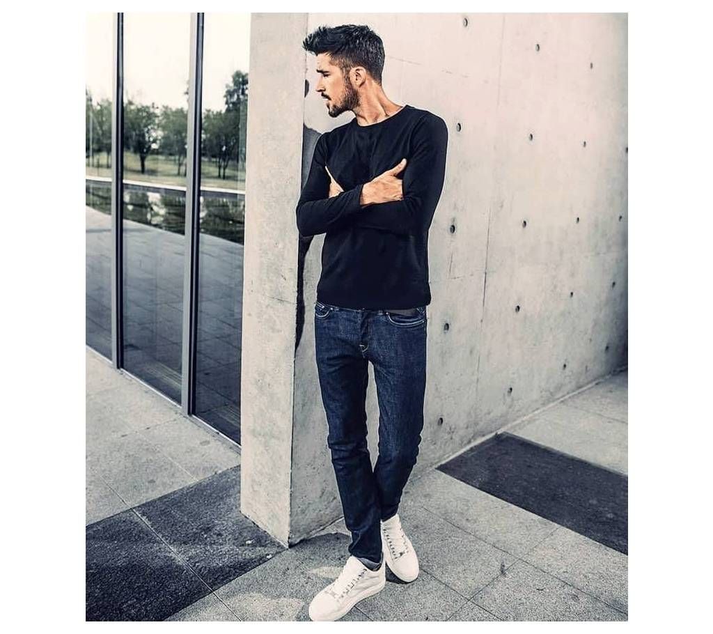 Black Solid Full Slevee T-Shirt For Men