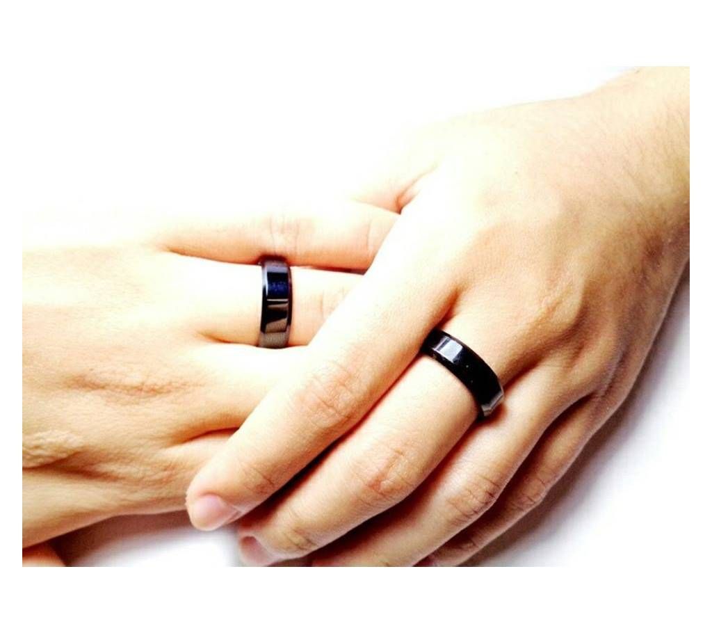 Black Finger Ring Couple