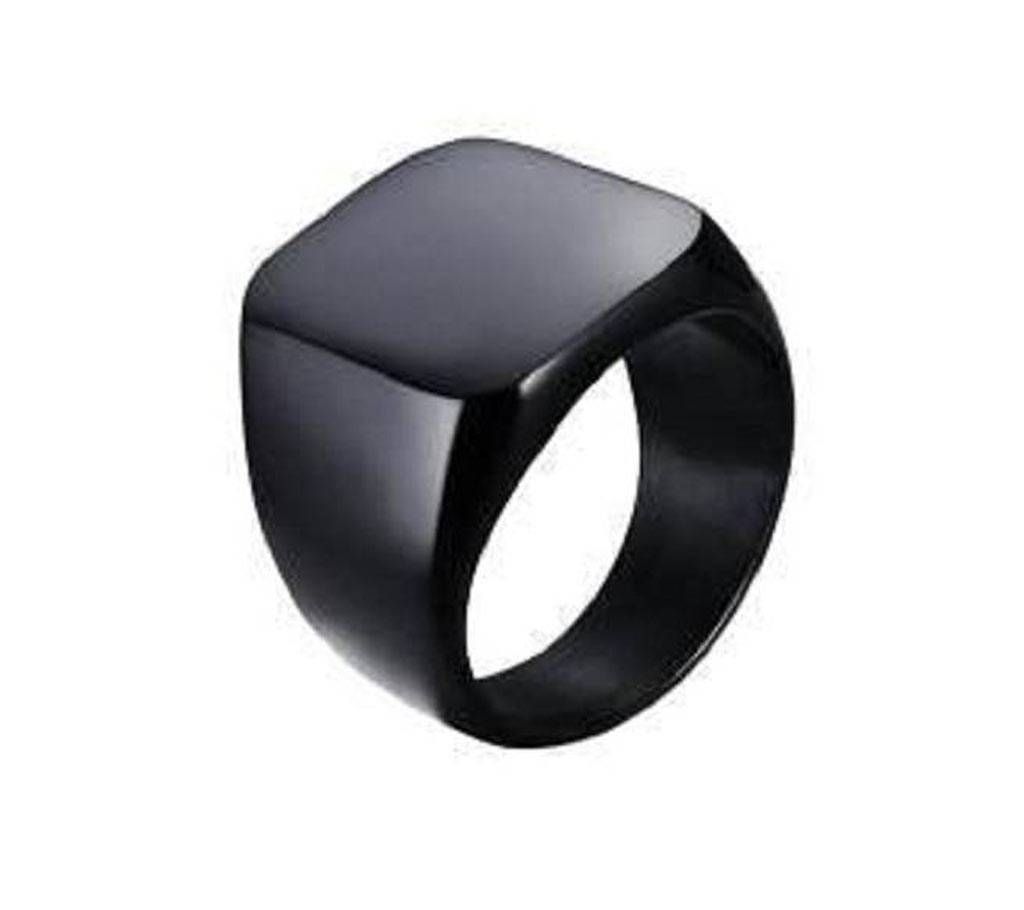 Black Delma Finger Ring for Men