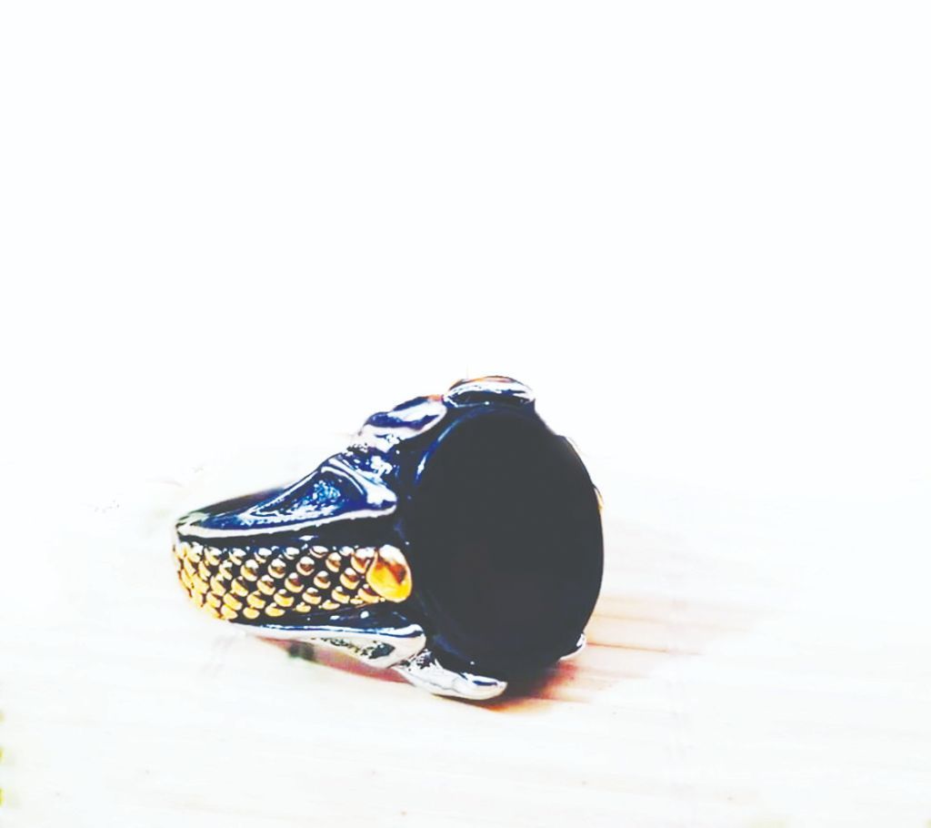 Men Ring Look Like King