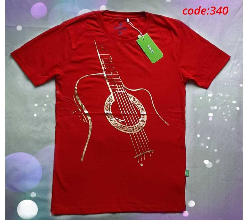 Golden guitar prnt T-shirt