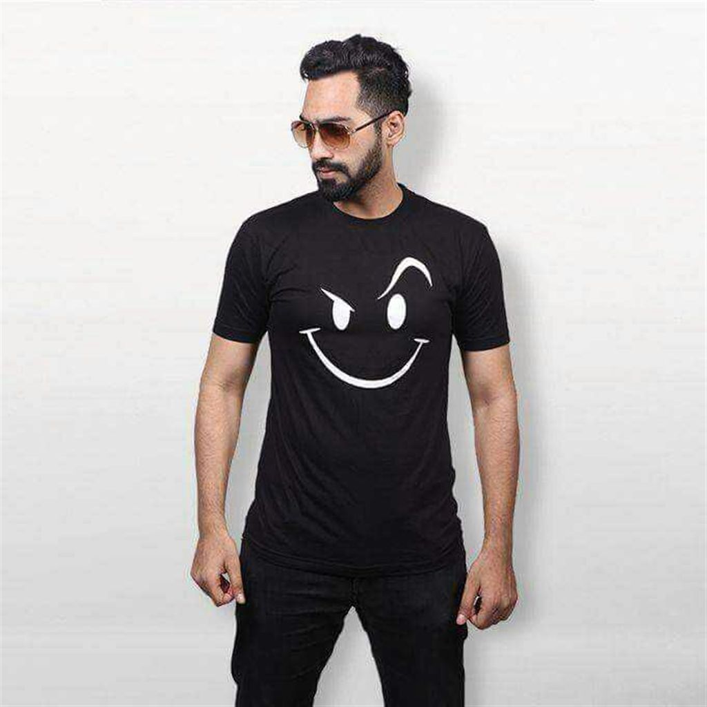 men black T shart