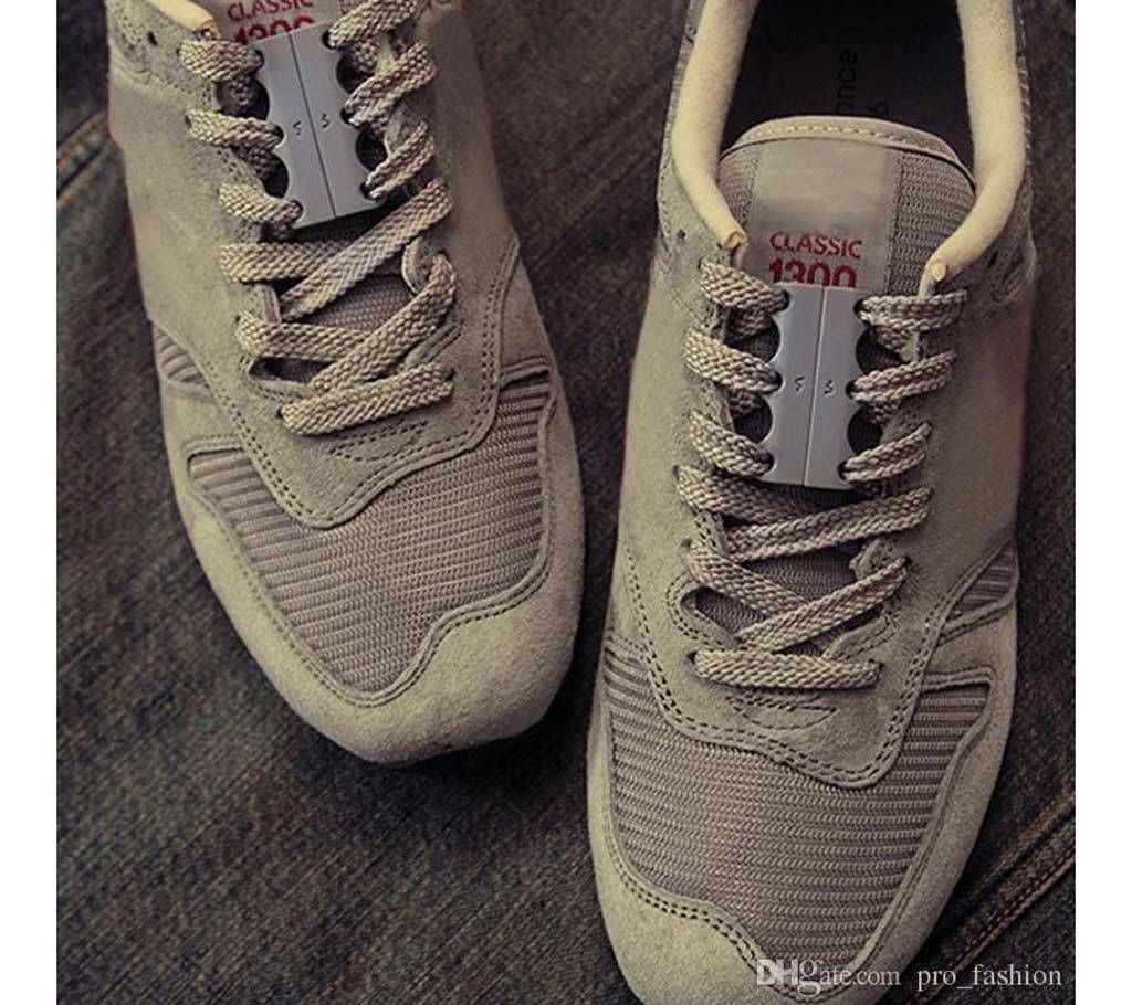 Mens magnetic Shoe closure