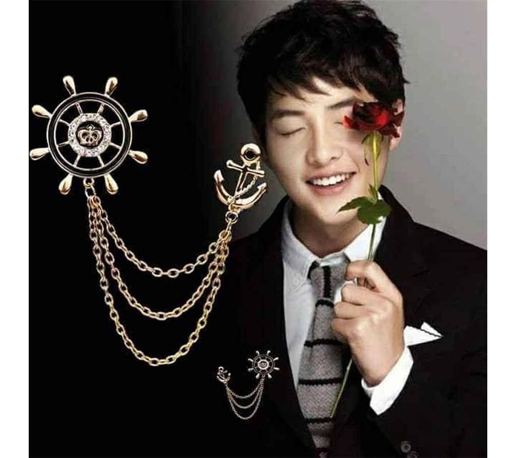 Anchor brooch