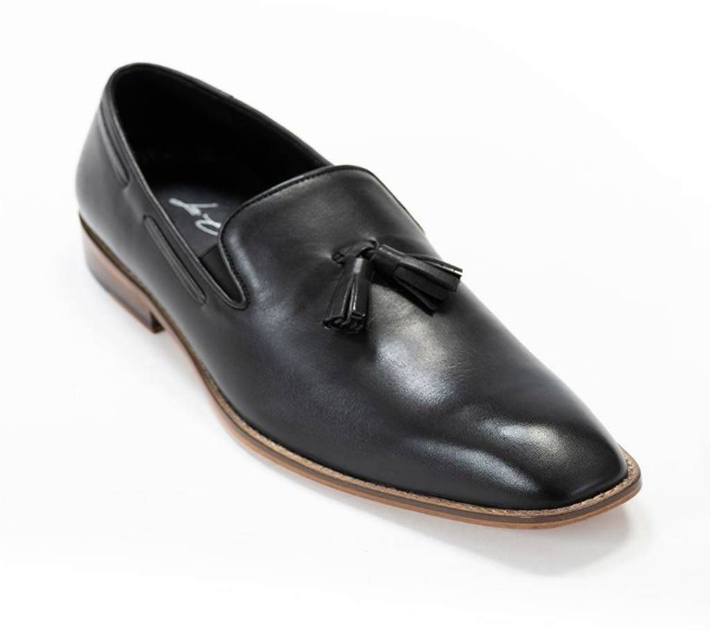 La Classiq Wholecut Tassel Loafer