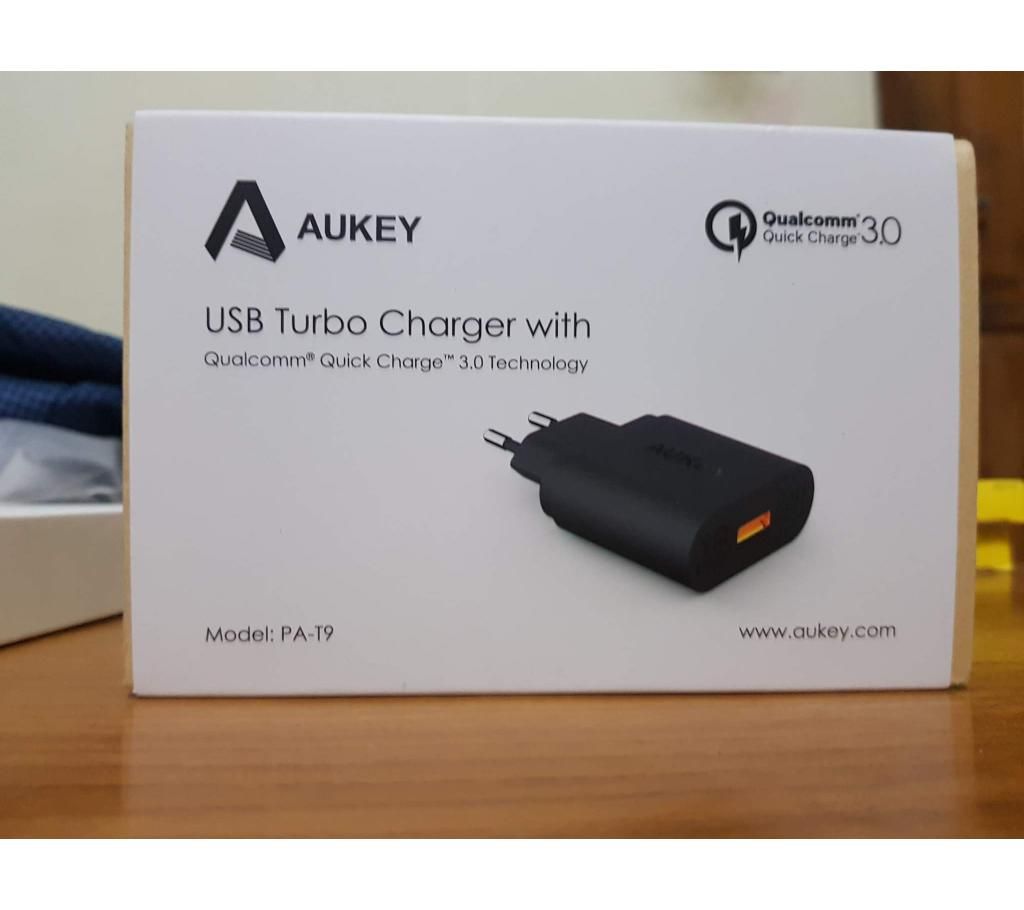 AUKEY PA T9 Fast charger