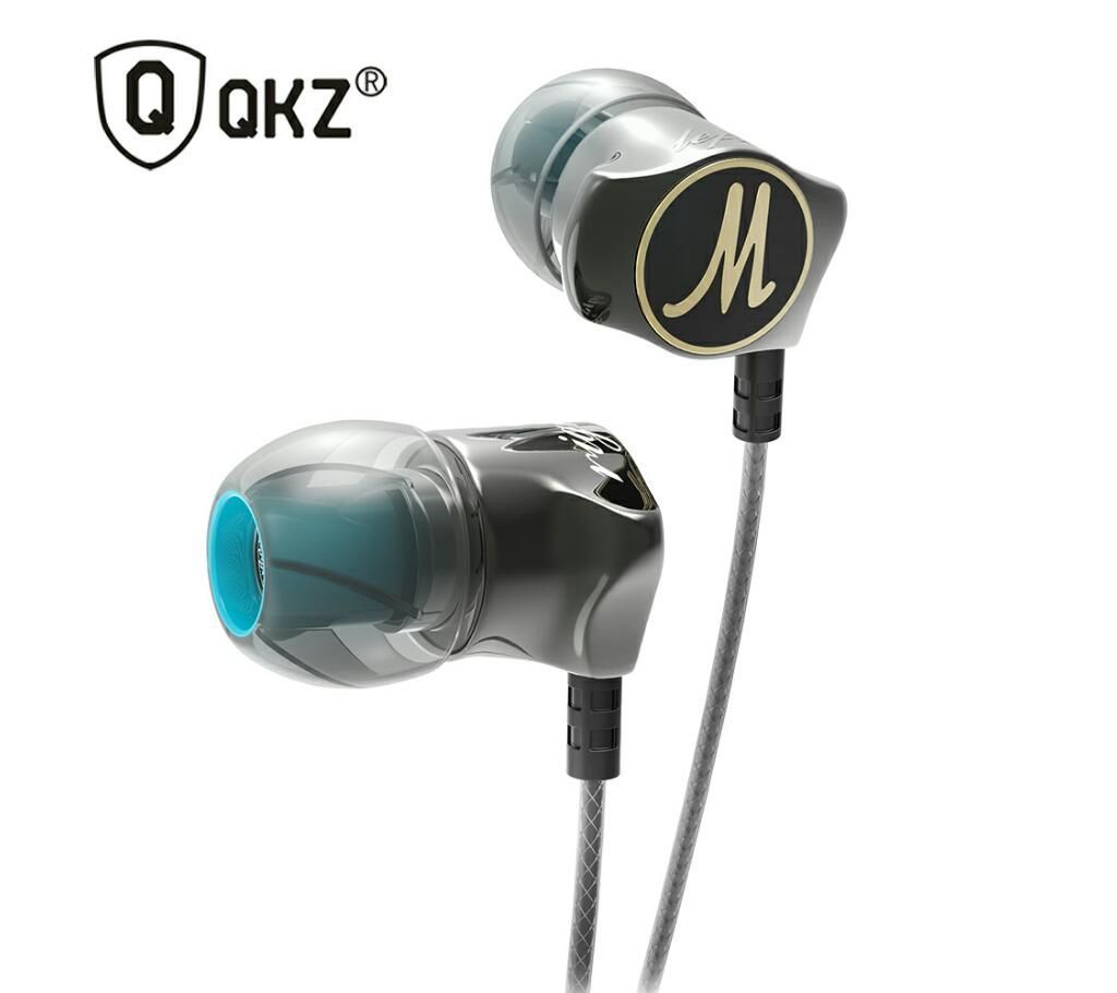 DM7  earphon