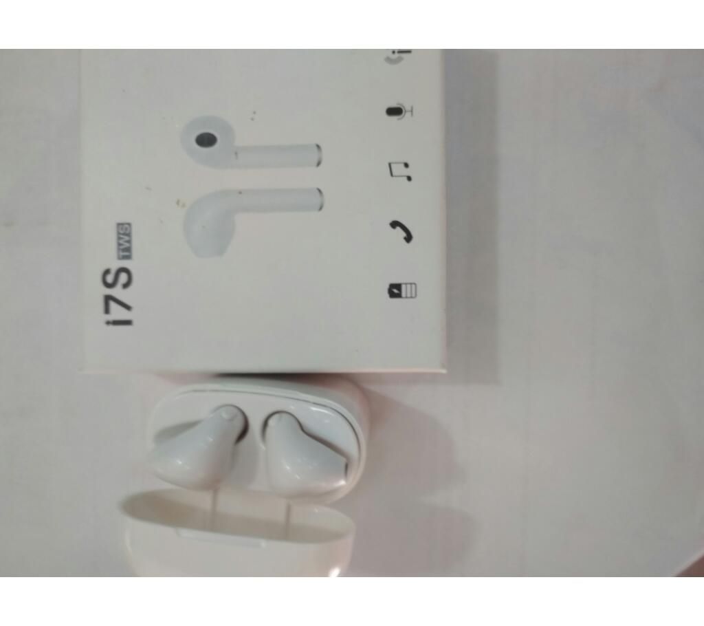 bluetooth ear phoone with power bank