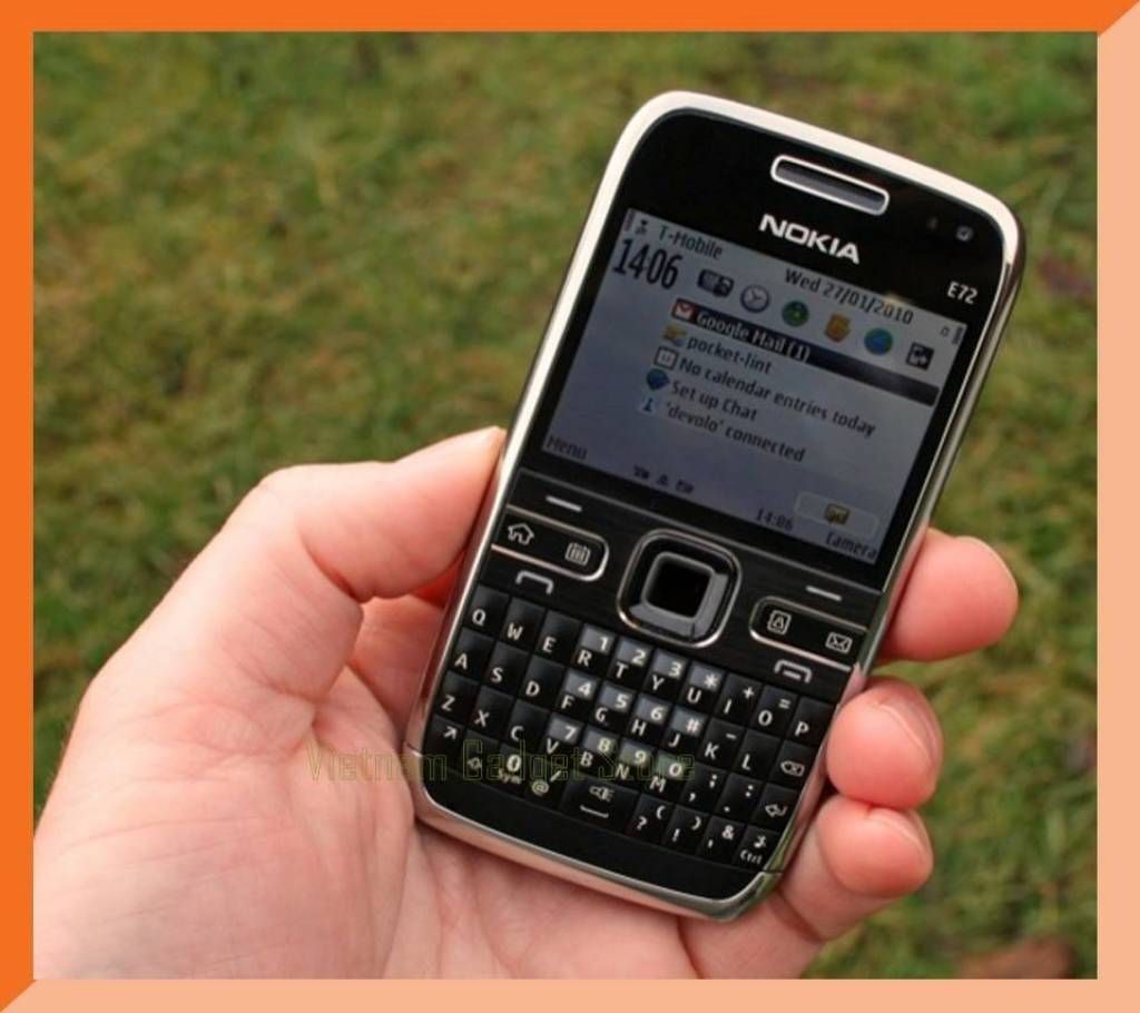 Nokia E72