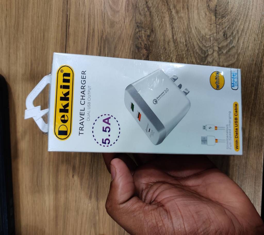 Dekkin Travel Charger