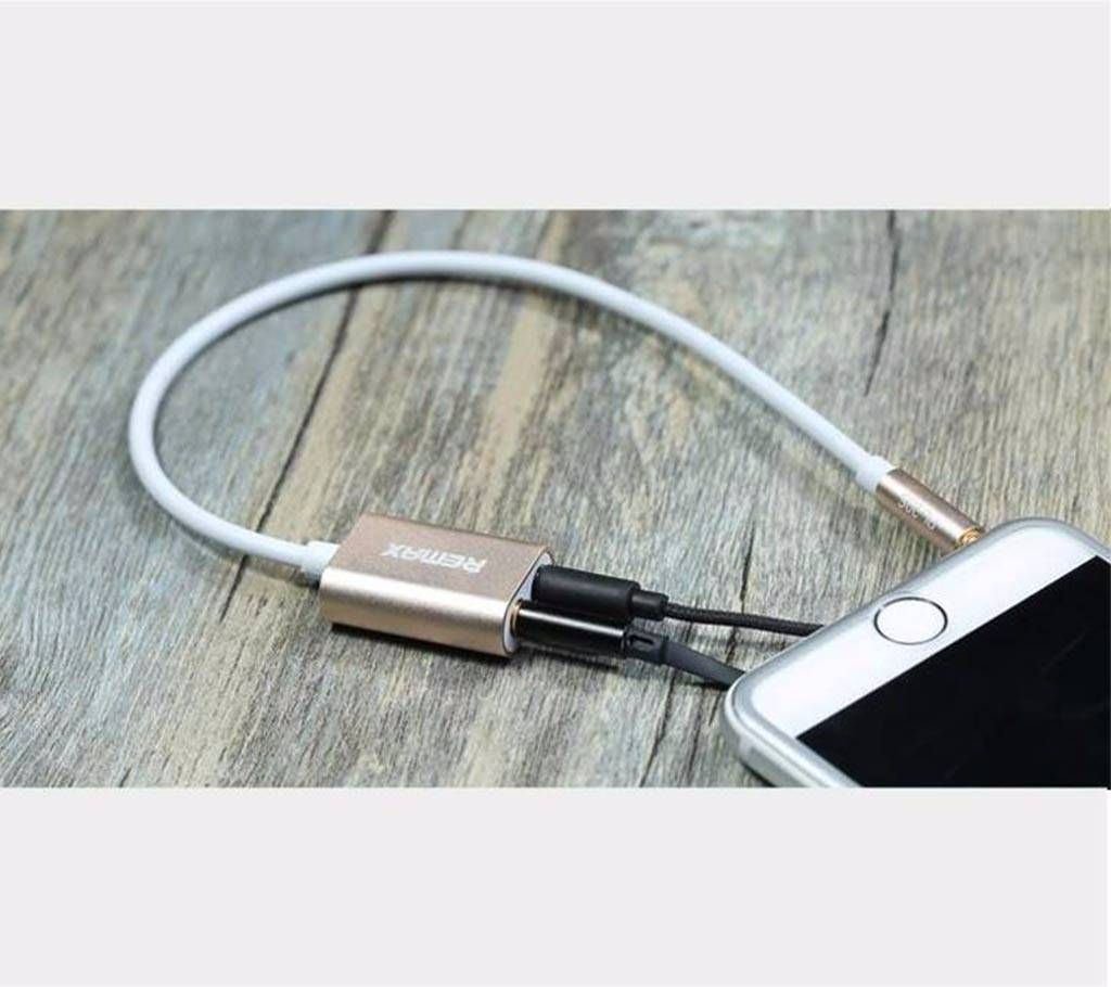Remax Metal 3.5mm Male To 2 X 3.5mm Female adapter