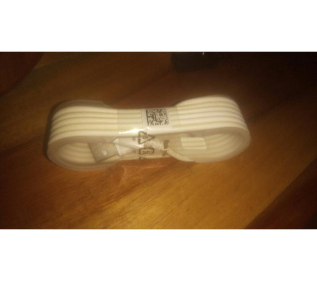 Usb cable white