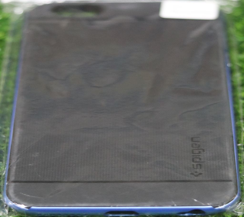 iPhone 6 Plus case SPIGEN Thin Fit.