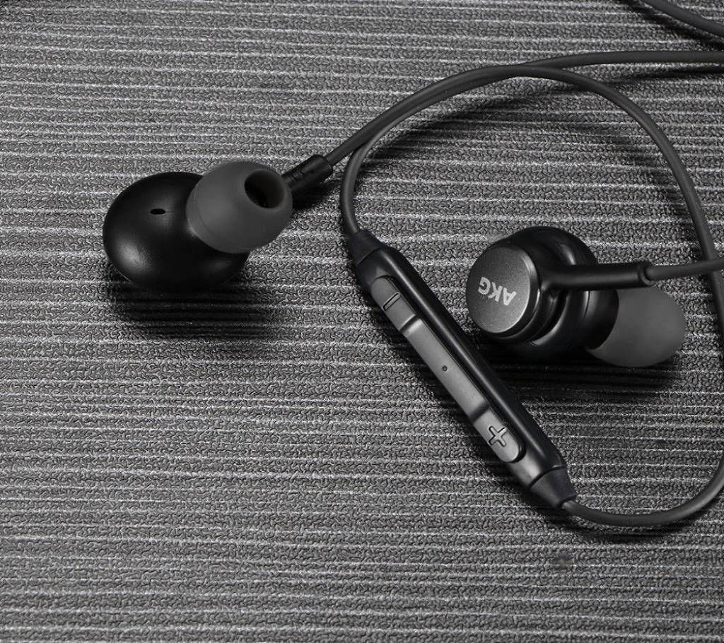 akg in earphone