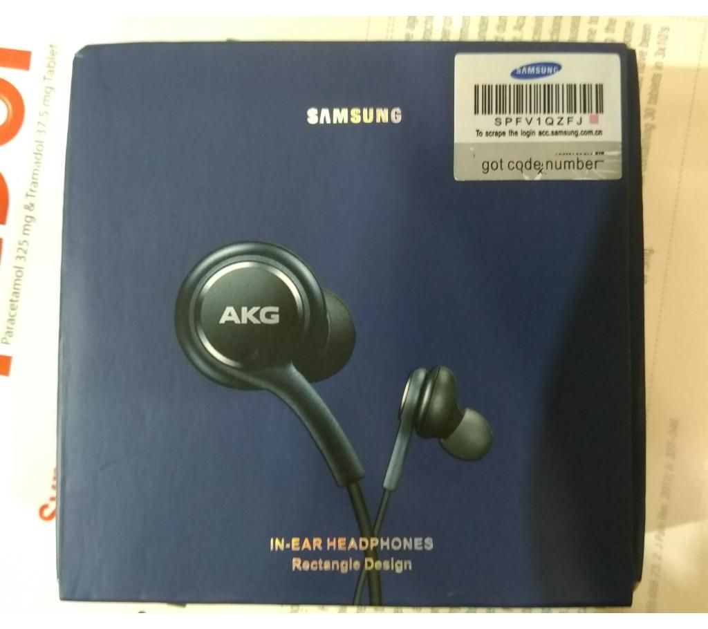 AKG earphone