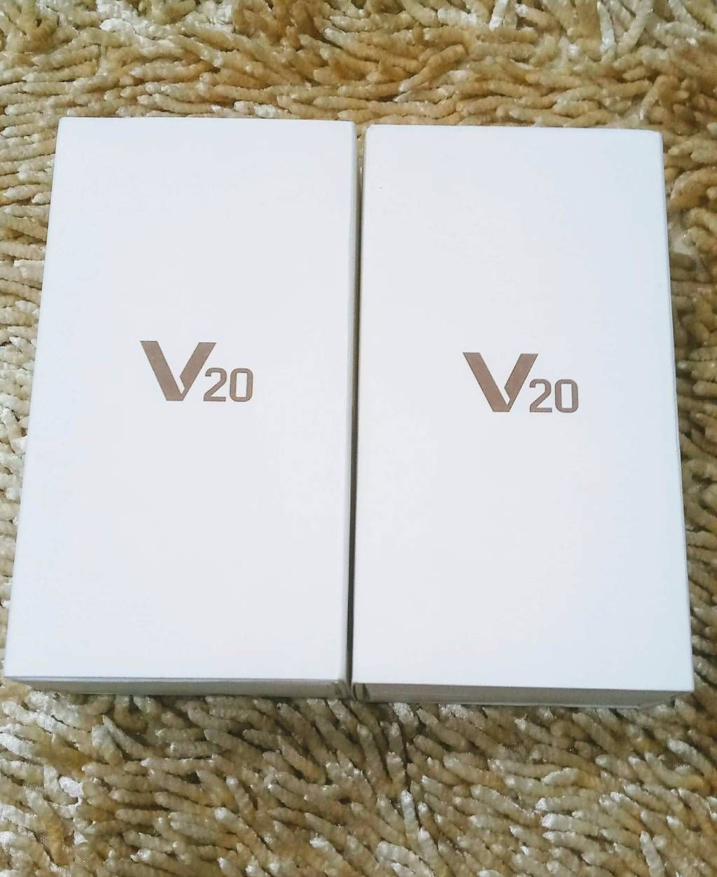 LG v20 (64gb) Mobile Phone