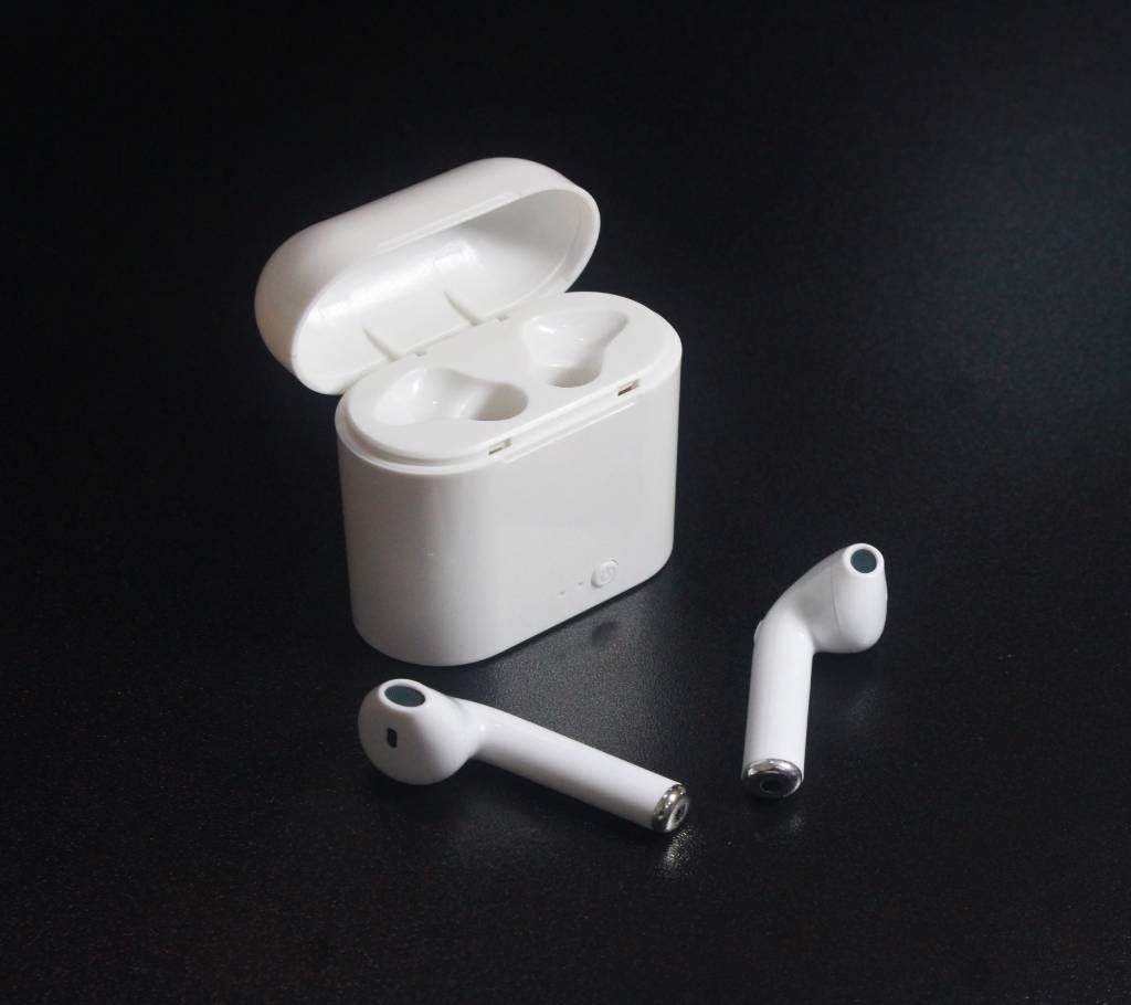 i7s Bluetooth Earphone