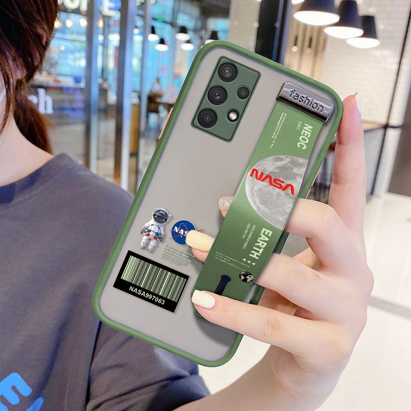 UCUC for Samsung Galaxy A32 Wrist Strap Case Creative Cartoon Astronaut Wristband Printing Cover Shockproof Frosted Phone Case
