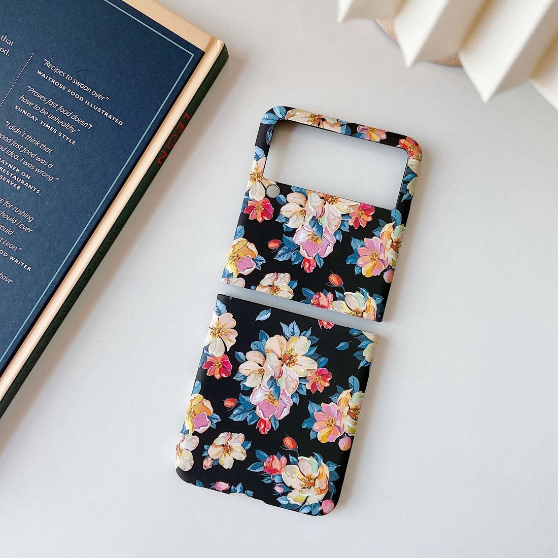 For Samsung Galaxy Z Flip3 5G Small Floral Shockproof PC + Water Paste Protective Case