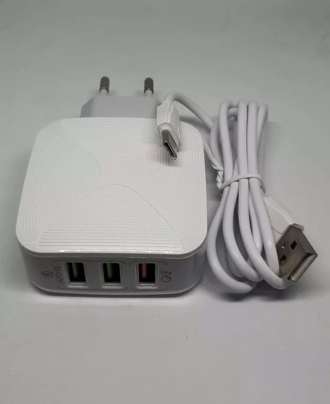 LDNIO A3301 3 Port USB Plug 5V 3.1A Quick Charger and cable
