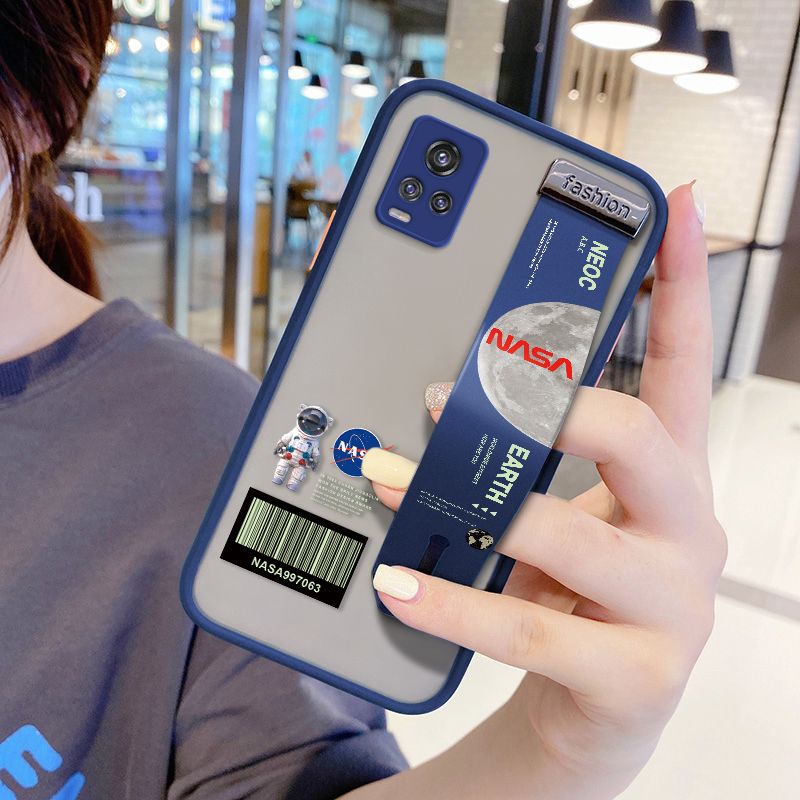 UCUC for Vivo V20 Pro Wrist Strap Case Creative Cartoon Astronaut Wristband Printing Cover Shockproof Frosted Phone Case