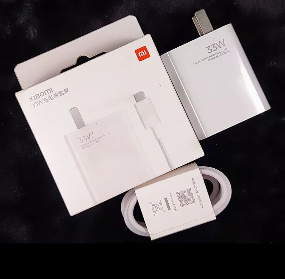 33W FAST CHARGER WITH TYPE C CABLE