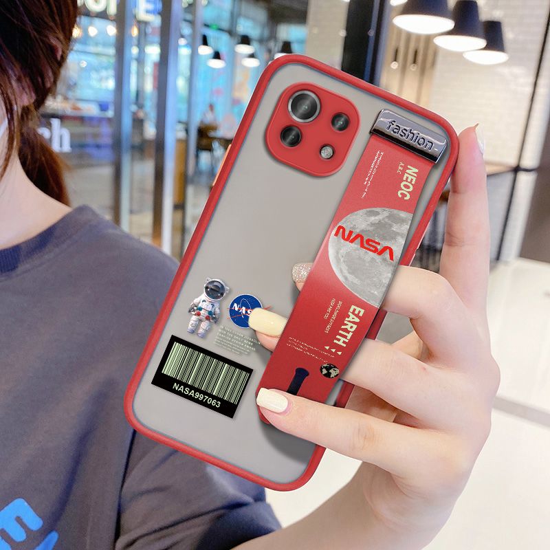 UCUC for Xiaomi Mi 11 Lite Wrist Strap Case Creative Cartoon Astronaut Wristband Printing Cover Shockproof Frosted Phone Case