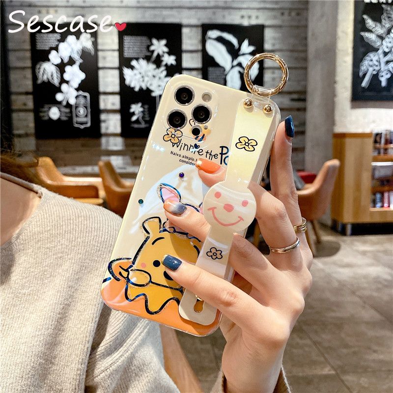 Sescase Winnie the Pooh Shiny Diamond Gold Foil Casing for Huawei Nova 7i Nova 5T Nova 7 SE Nova 7 Pro Nova 8 Pro Nova 8 SE Nova 5 Nova 5Z Pro Nova 6 SE Nova 5i Pro Nova 4 Nova 4E Nova 3i Cute Cartoon Wristband Phone Case with Freebie