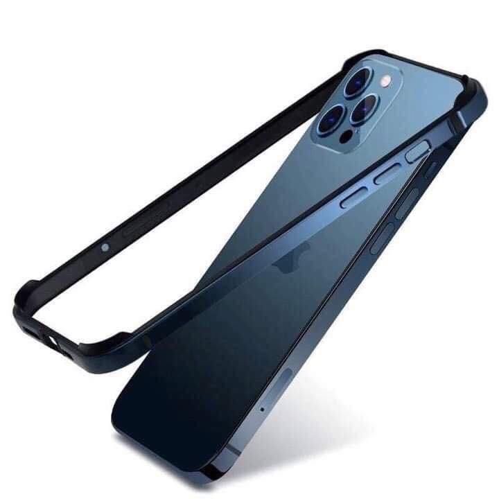 iPhne 13 Pro Max Crown Metal Bumper Case