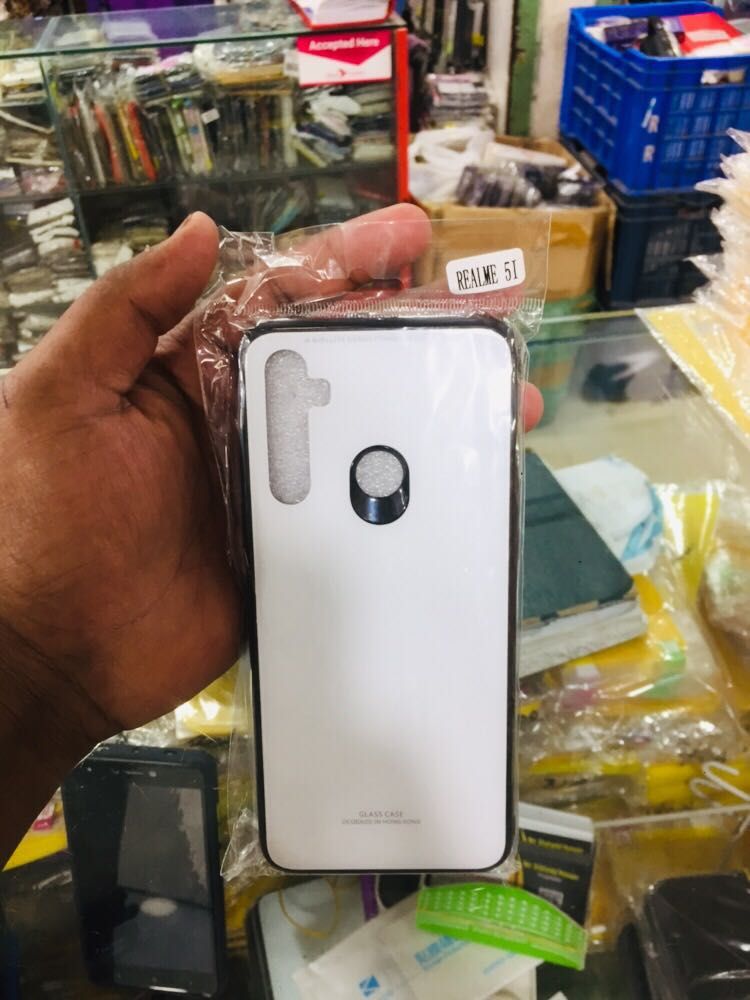 Realme 5i / Realme 6i / Realme 5 / Realme 5s Hong Kong Design Scratchproof Premium Tempered Glass Back Cover Case