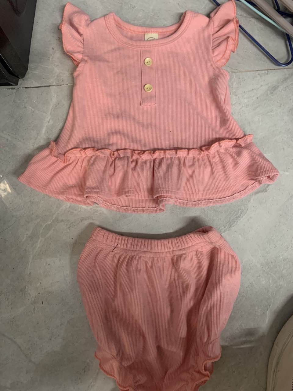 Baby Girl’s Vest and Shorts Suit Fresh Solid Color Fly Sleeve Tops and Ruffles Wrapped Short Pants