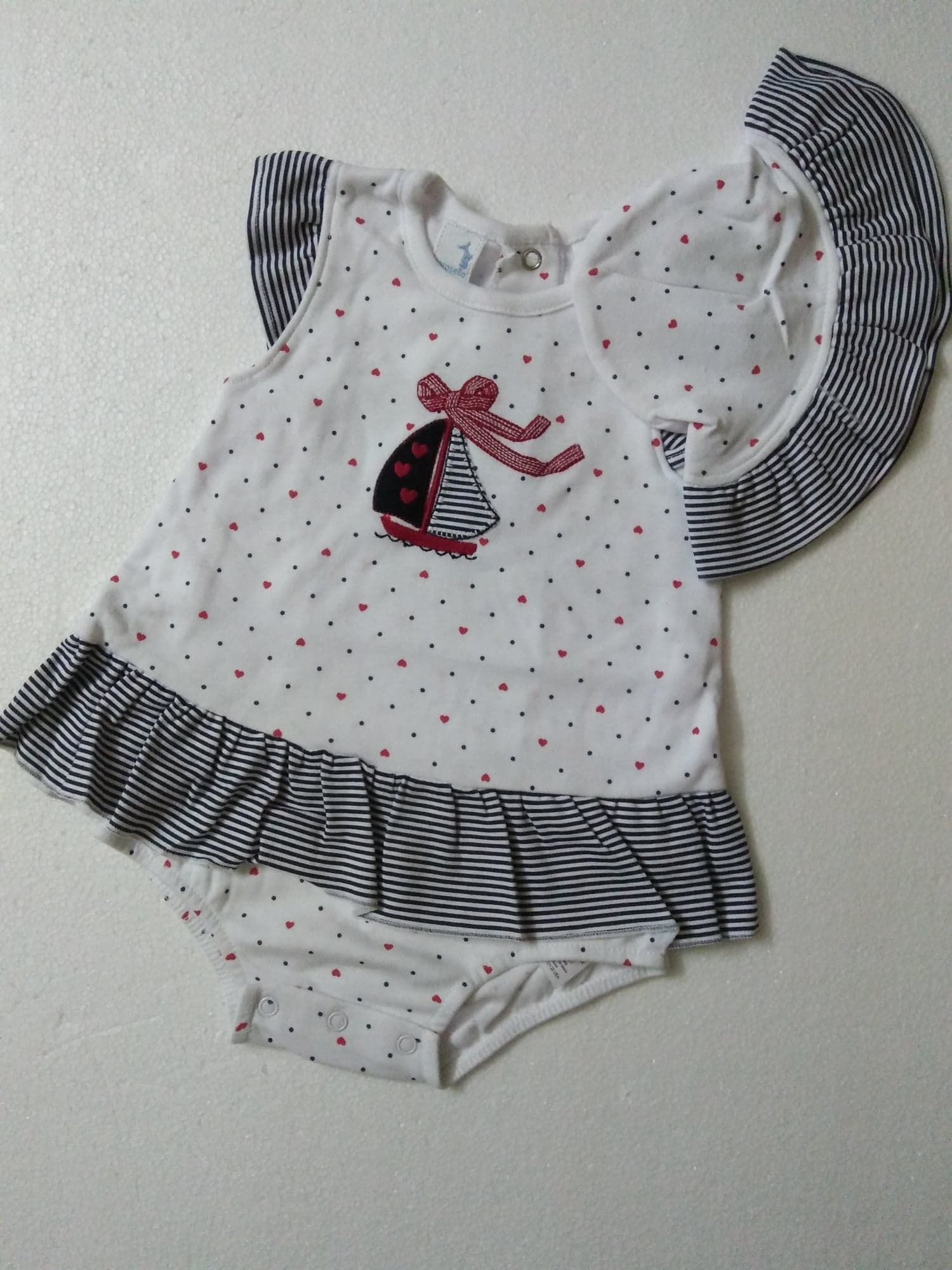 baby girls romper suits with hat