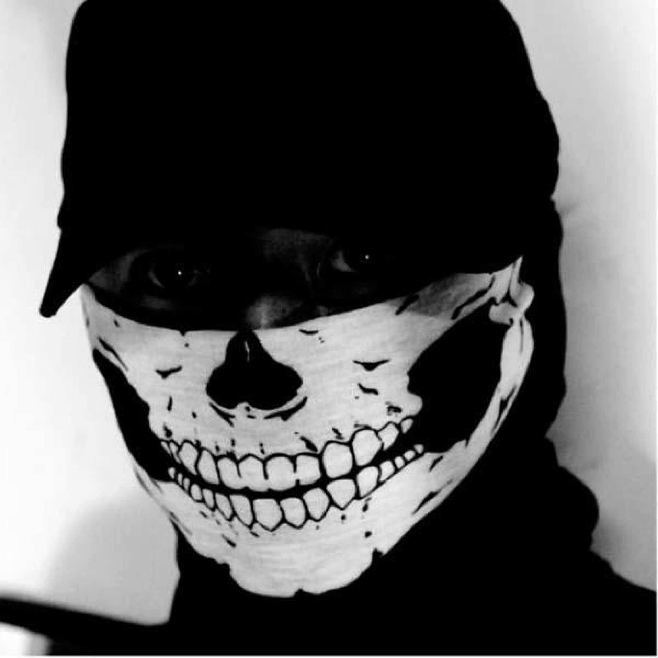 S kull Face Mask - Black