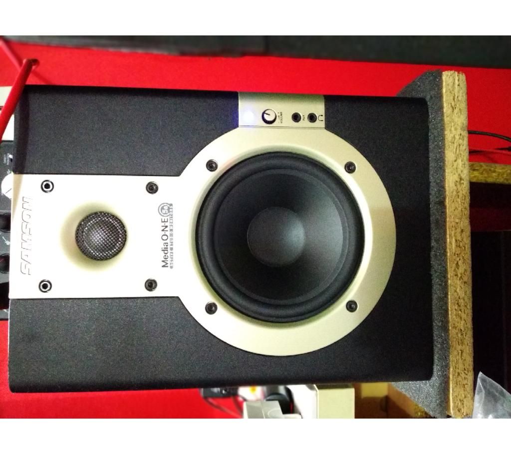 Monitor speaker