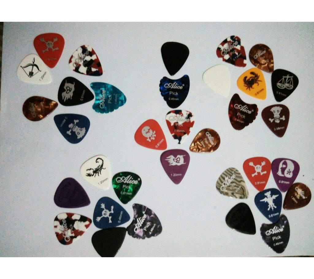 7 Pieces Guitar Pick Package 199tk