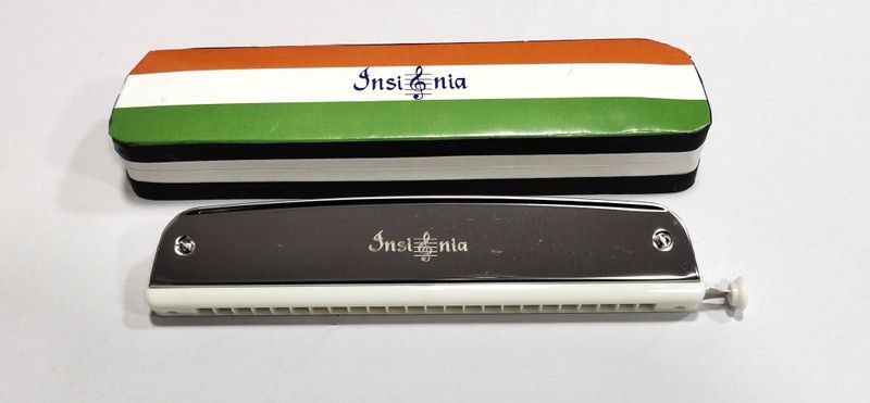 Insignia 2424  (Multicolor)