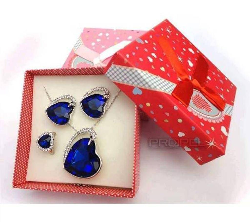 Heart Shaped Stone Locket & Pendant Set