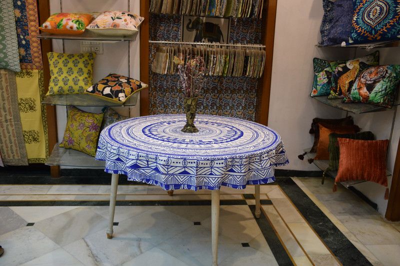 CAPUA Printed 6 Seater Table Cover  (Blue, Cotton)