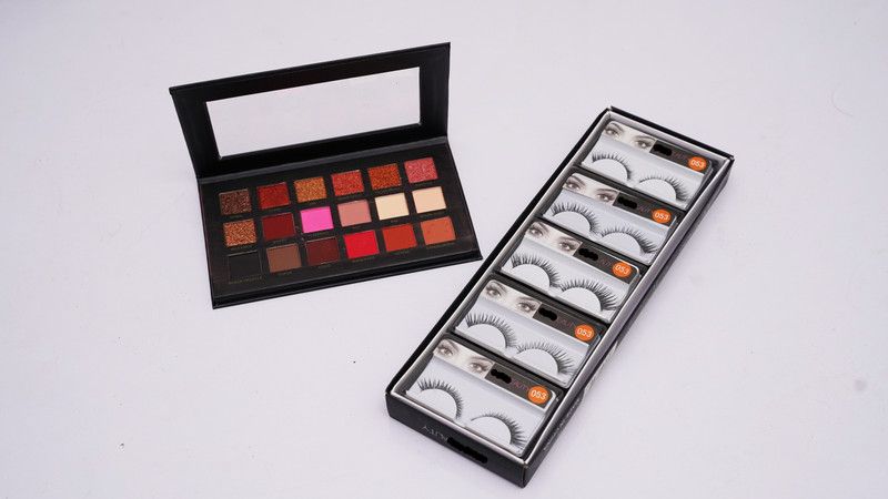 BLUEFUSION Rose Gold Eyeshadow palette with 5 pair false eyelashes combo set 18 g  (Multicolor)