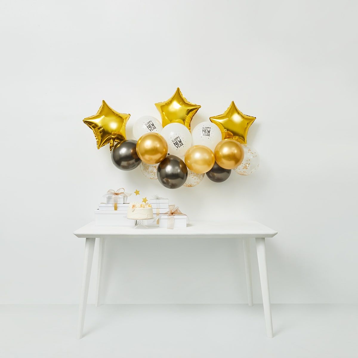 16 Piece New Year Balloon Kit