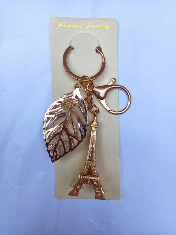 YuNiesto Enticing & Classy Eiffel Tower (Diamond In leaf) Keychain of Best Quality Metal Key Chain