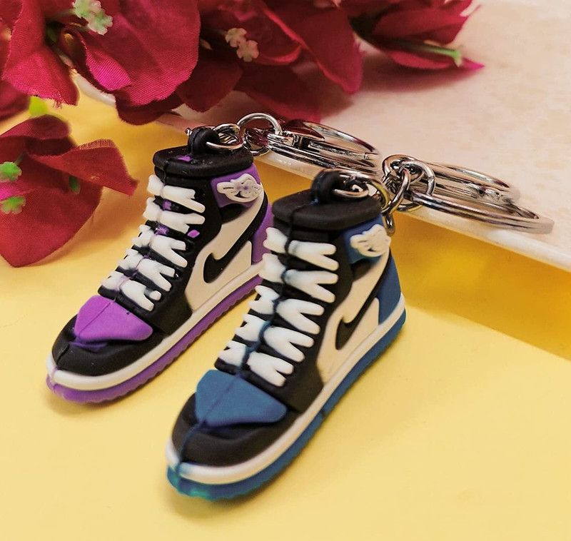 AMANVANI Cartoon 3D Fairytale Rainbow Shoes Horse Keychain for kids Car Key Chain Key Chain