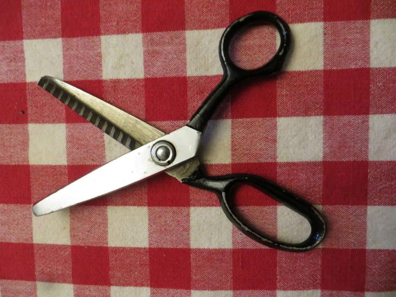 DSHARPP 8" Inches Tailoring fabric cutting scissors Zig Zag Sewing Scissors-E1 Scissors  (Set of 1, Black)