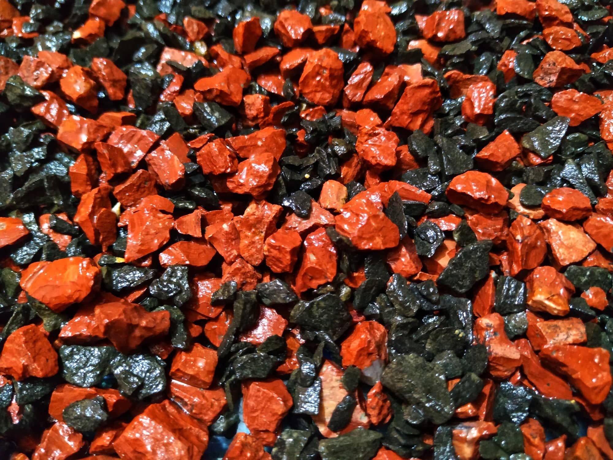 Red & Black Mixed Color Stone 0.5Kg For Aquarium, Gardens, Cactus Pot, Bamboo Plants, Bonsai Trees Decoration