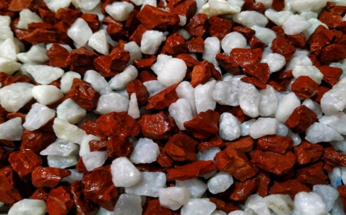 Aquarium Decoration White & Red Mixed Stone- 0.5Kg
