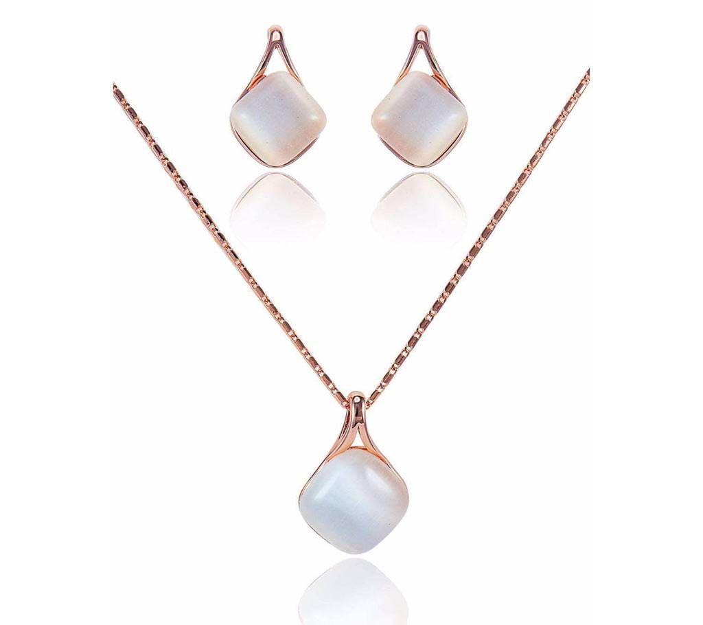 stone setting pendant with earrings 